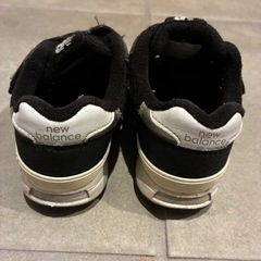 キッズ ニューバランス 14cm 黒 シューズの画像