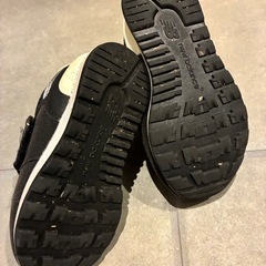 キッズ ニューバランス 14cm 黒 シューズの画像