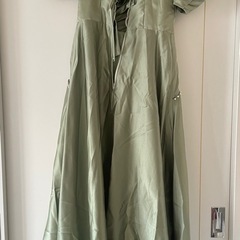 グリーン　パーティードレスの画像