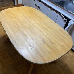 飛騨産業株式会社　キツツキマーク　ダイニングテーブルの画像