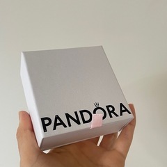 【新品未使用】PANDORA バングルの画像