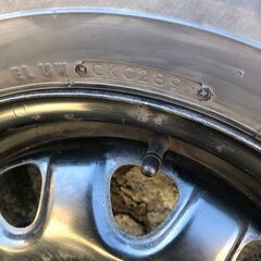 スチールホイール（スタッドレスタイヤ付）の画像