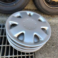 スチールホイール（スタッドレスタイヤ付）の画像