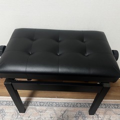 ピアノ椅子の画像