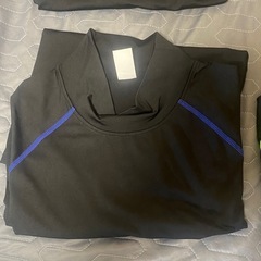 🉐激安‼️オールシーズン対応速乾通気性抜群ハイネック長袖ウェア5枚組み❣️の画像