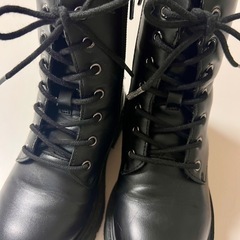 美品✨GU キッズブーツ🥾19cmの画像