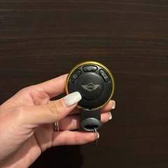 MINIコンバーチブル　車体凹みあり/ リアガラス部分幌剥がれありの画像