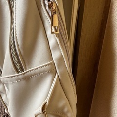 ホワイト リュック 丁度いいサイズ 新品未使用の画像