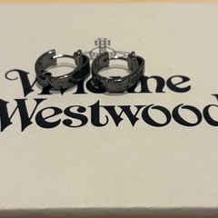 Vivienne Westwood ピアス 黒の画像