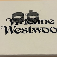 Vivienne Westwood ピアス 黒の画像