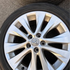 ホイール付きタイヤ235/50R18(アルファード20)の画像