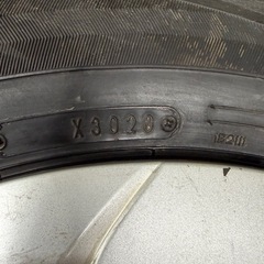 DUNLOPスタッドレス鉄ホイール、トヨタ純正ホイールカバー、イボ付き4本セットの画像