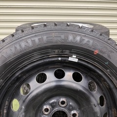 DUNLOPスタッドレス鉄ホイール、トヨタ純正ホイールカバー、イボ付き4本セットの画像