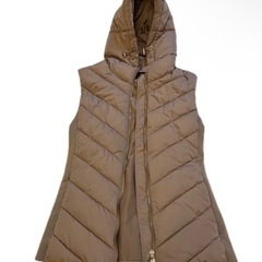 ZARA ベージュ キルティング　ダウンベスト ブラウンの画像
