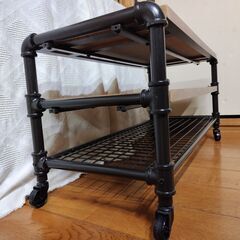 世田谷区近辺配送可能 美品 ドウシシャ 幅90㎝ キャスター付きローテーブル ブラウン ビンテージ風roomcrip発祥の「男前インテリア」　IPR9040-LB　インダストリアルデザイン(工業的)のど真ん中「ガス管」モチーフインテリアの画像