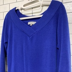 ❤️ロイヤルブルー ニット セオリアの画像