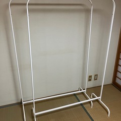 【終了】
ハンガーラック2台の画像