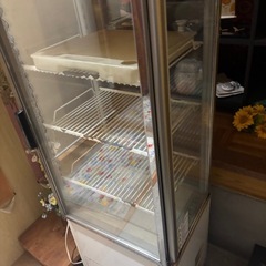 東芝冷蔵ショーケースの画像