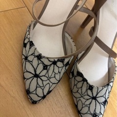 RANDA フラワー刺繍 高ヒールパンプス　パンプスの画像