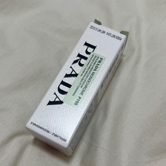 PRADA モノクローム SM ウェイトレス リップカラー P155の画像