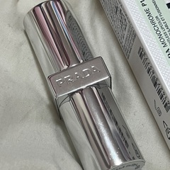 PRADA モノクローム SM ウェイトレス リップカラー P155の画像