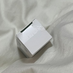 PRADA モノクローム SM ウェイトレス リップカラー P155の画像