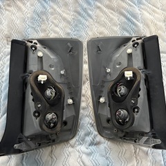 30プリウス テールランプ　の画像