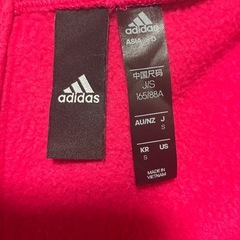 【常田大希さん着用モデル】adidasジップパーカーSピンク (レディースだとLサイズぐらい)着画ありの画像