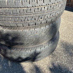 145R12 LT ダンロップ サマータイヤ　2本 6分山 1本 9分山の画像