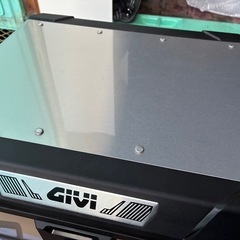 【超美品】GIVI モノロック　アルミトップケース マッターホルン29リッターの画像