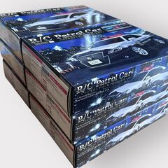 新品　　未使用品　ラジコン 　パトロールカー　クラウン　プリウス　6台セット　の画像