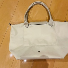ロンシャン ル プリアージュ Lサイズとーとトートバッグの画像