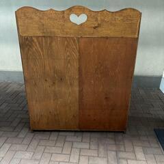 カントリー ナチュラルウッドハート型キャビネットの画像