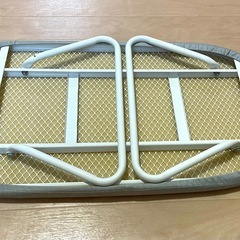 折りたたみアイロン台の画像