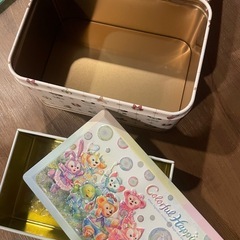 ディズニーお菓子缶　の画像