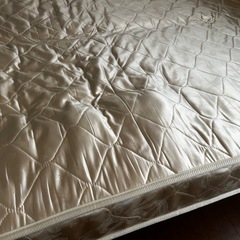 ダブルベッド　(マットレス+フレーム)の画像