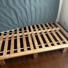 ダブルベッド　(マットレス+フレーム)の画像