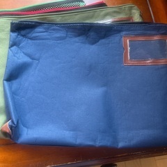 大きめポーチ　4つの画像