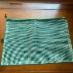 大きめポーチ　4つの画像