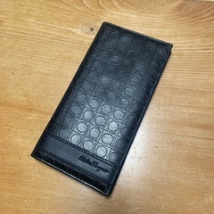 美品！フェラガモ長財布　黒　　の画像
