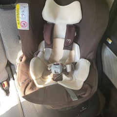 チャイルドシート　回転　カーメイトエールベベ　クルットの画像