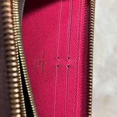 LOUIS VUITTON財布の画像