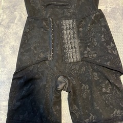 ☆値下げしました☆試着のみ☆骨盤ガードルmonnaの画像