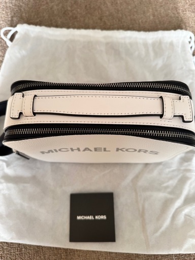 MICHAEL KORSマイケルコース　クーパーEWマップバッグ