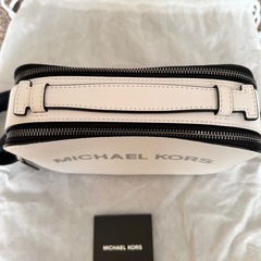 MICHAEL KORSマイケルコース　クーパーEWマップバッグの画像