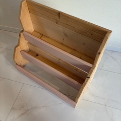 【無料】　ハンドメイド　絵本棚の画像