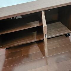 テレビボードの画像