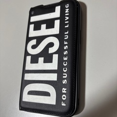 DIESEL iPhone15カバーの画像