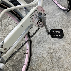 シティサイクル ホワイト 前カゴ付き　girlslabo 22インチ
の画像