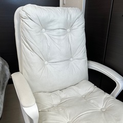 お話中【値下げしました・美品】オフィスチェア　ゲーミングチェアの画像